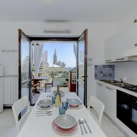 -piscina Con Vista- Casa Sui Colli Di דירה